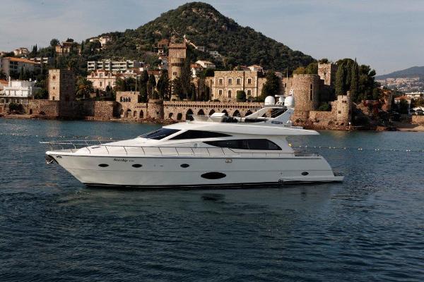 Uniesse - 65 Flybridge