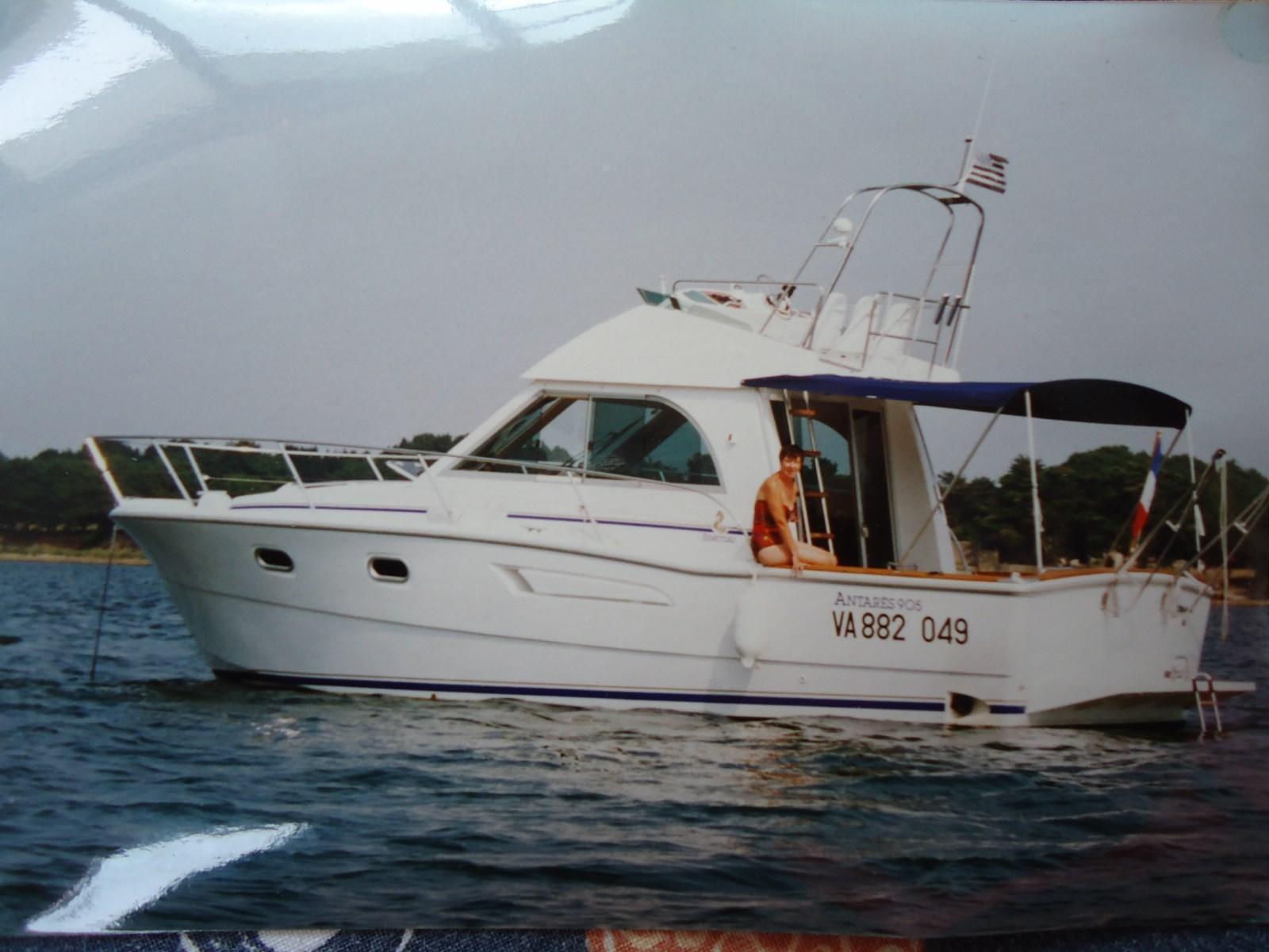 Beneteau Antares 905, port du crouesty